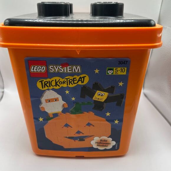 VINTAGE HALLOWEEN LEGO SYSTEM TRICK OR TREAT 250PCS 1998 - Picture 1 of 7